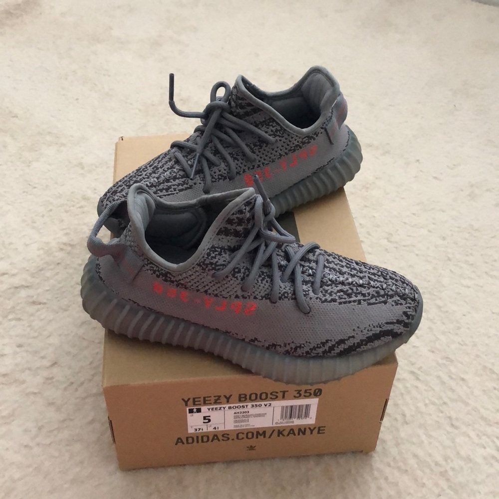 Yeezy Boost 350 V2